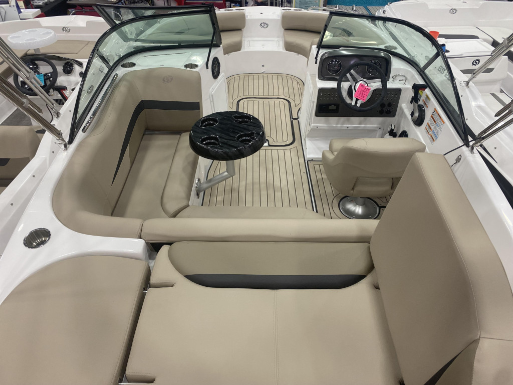 Hurricane SunDeck 187 IO