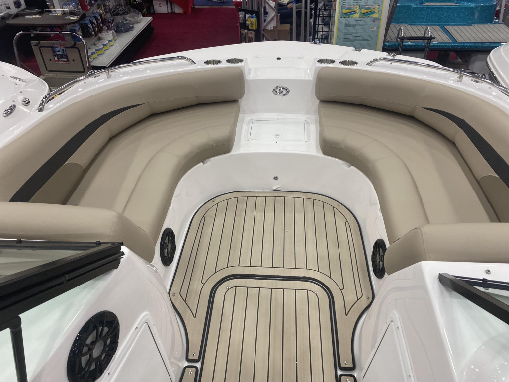 Hurricane SunDeck 187 IO