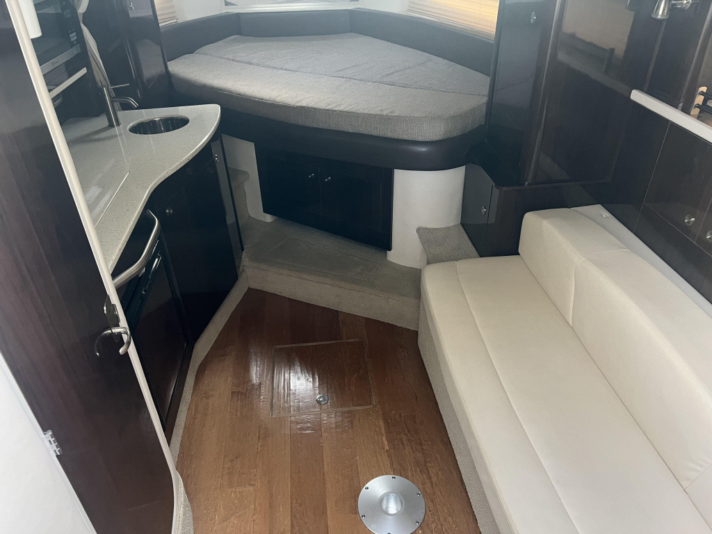 Sea Ray 330 Sundancer