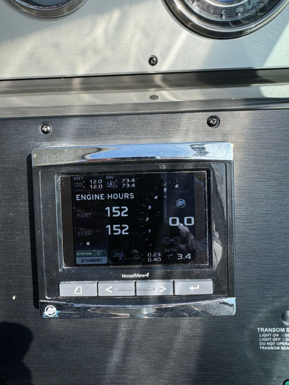 Sea Ray 330 Sundancer