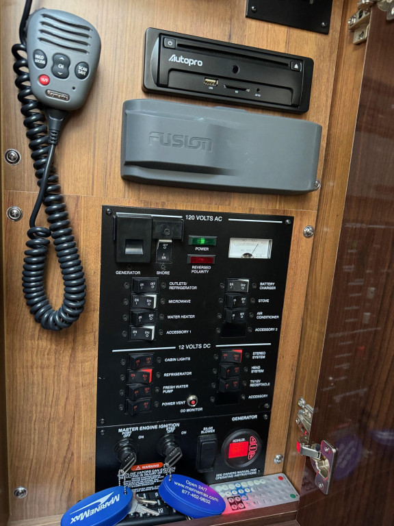 Sea Ray 330 Sundancer