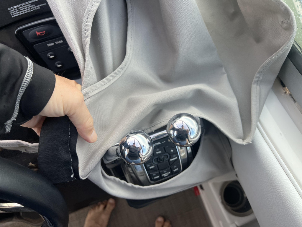 Sea Ray 330 Sundancer