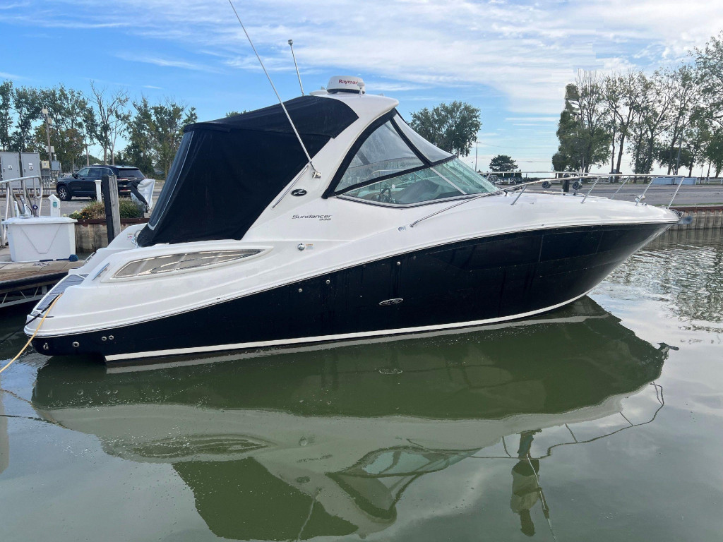 Sea Ray 330 Sundancer
