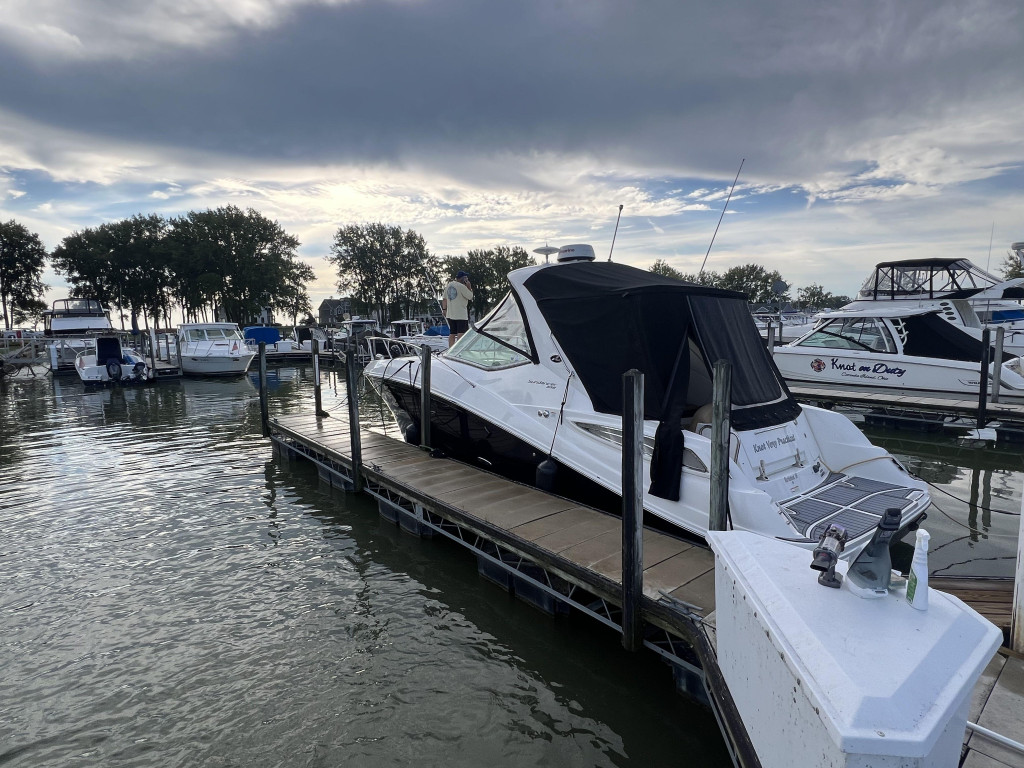 Sea Ray 330 Sundancer