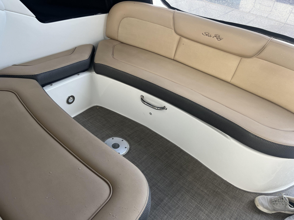 Sea Ray 330 Sundancer