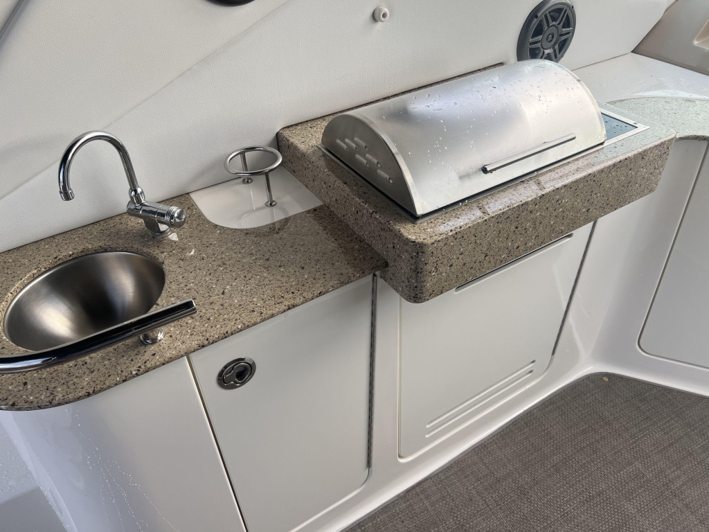 Sea Ray 330 Sundancer