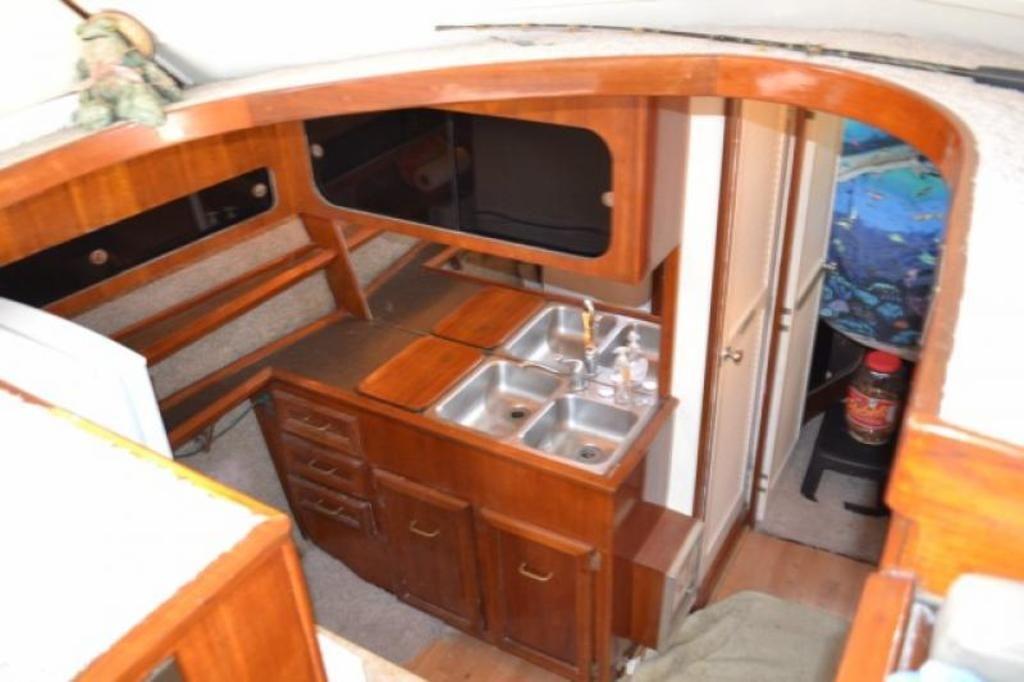 Pacemaker 36 Sportfish