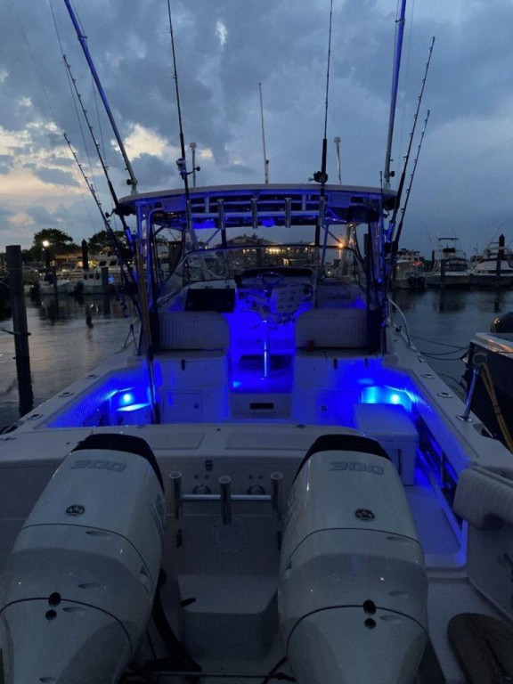 Grady White 330 Express