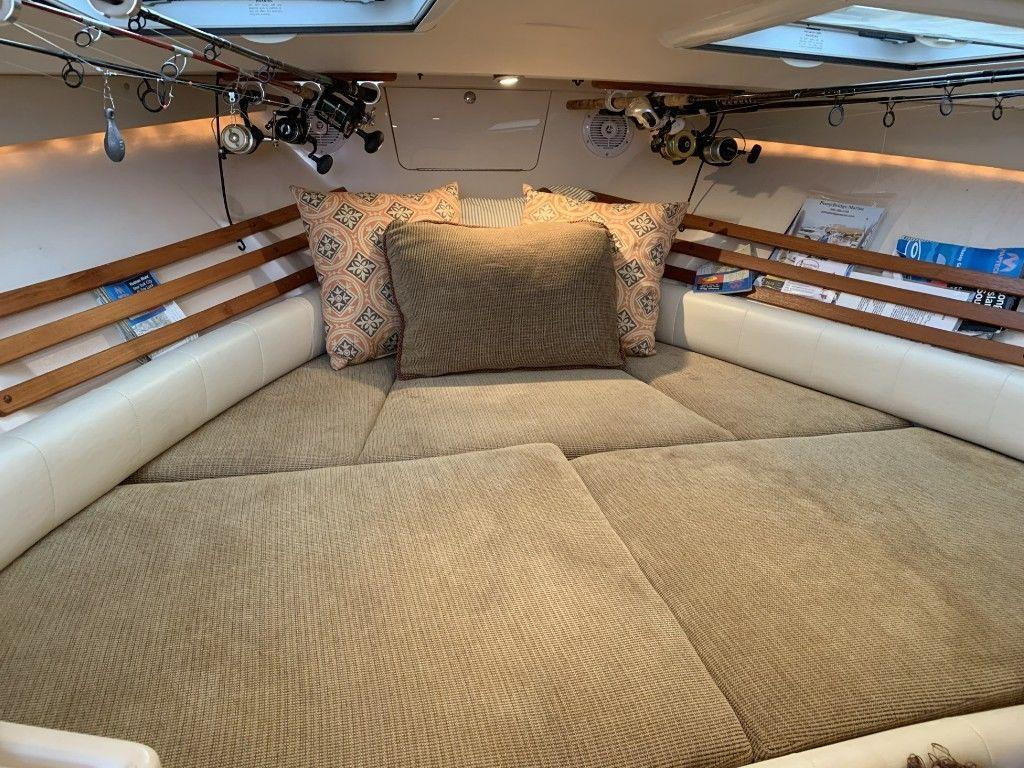 Grady White 330 Express