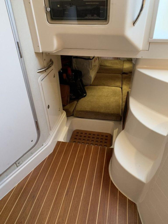 Grady White 330 Express