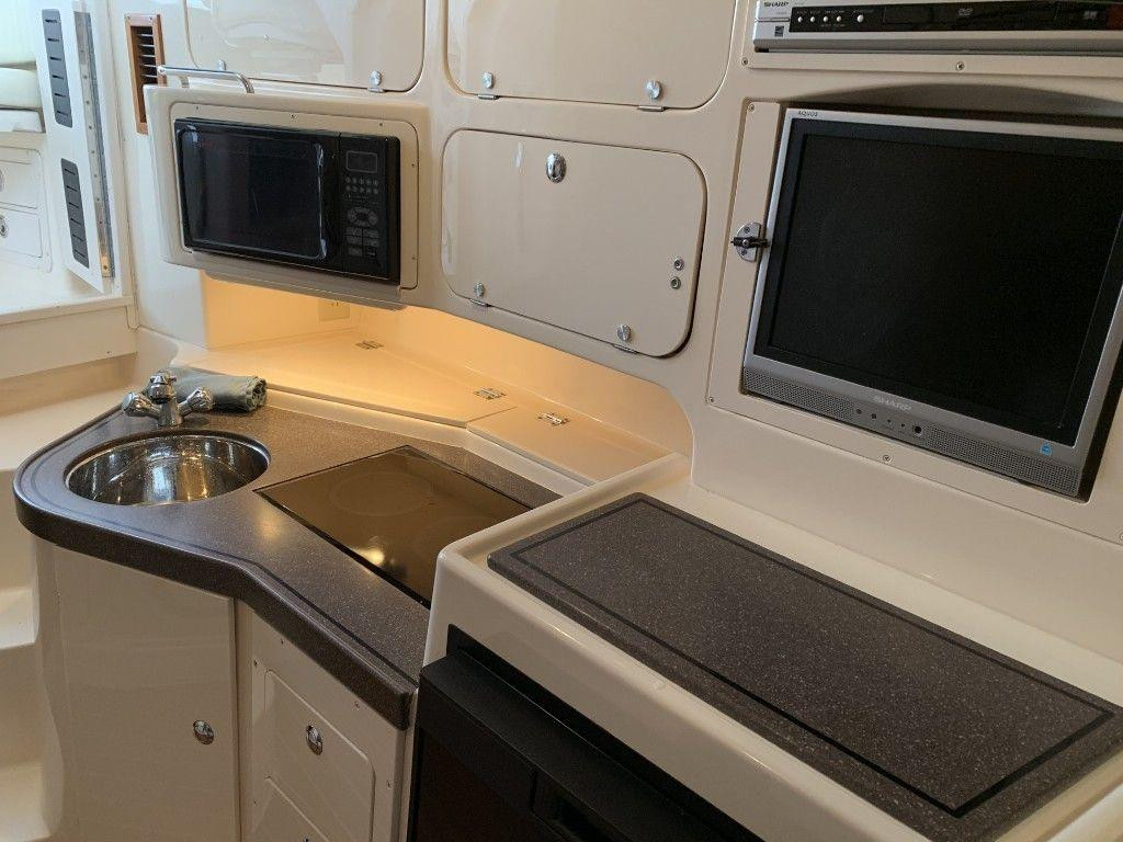 Grady White 330 Express