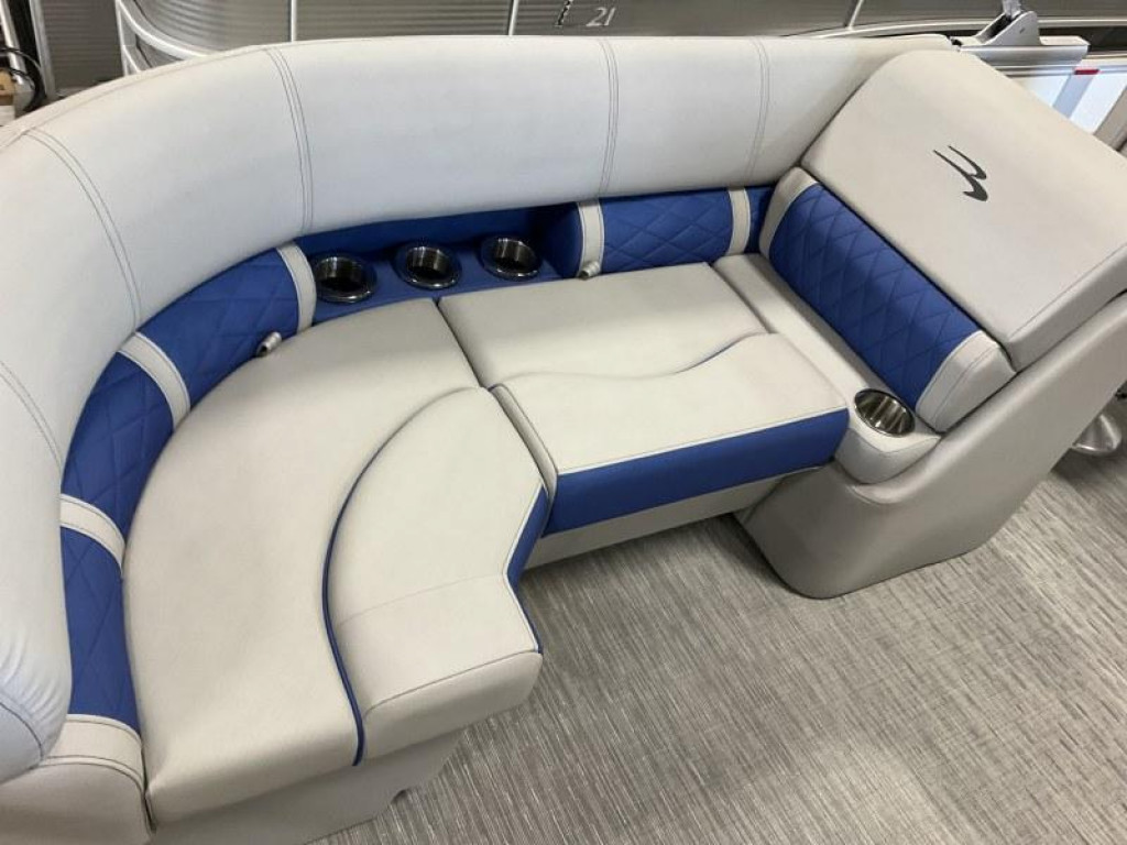 Bennington 24 LSR Tri