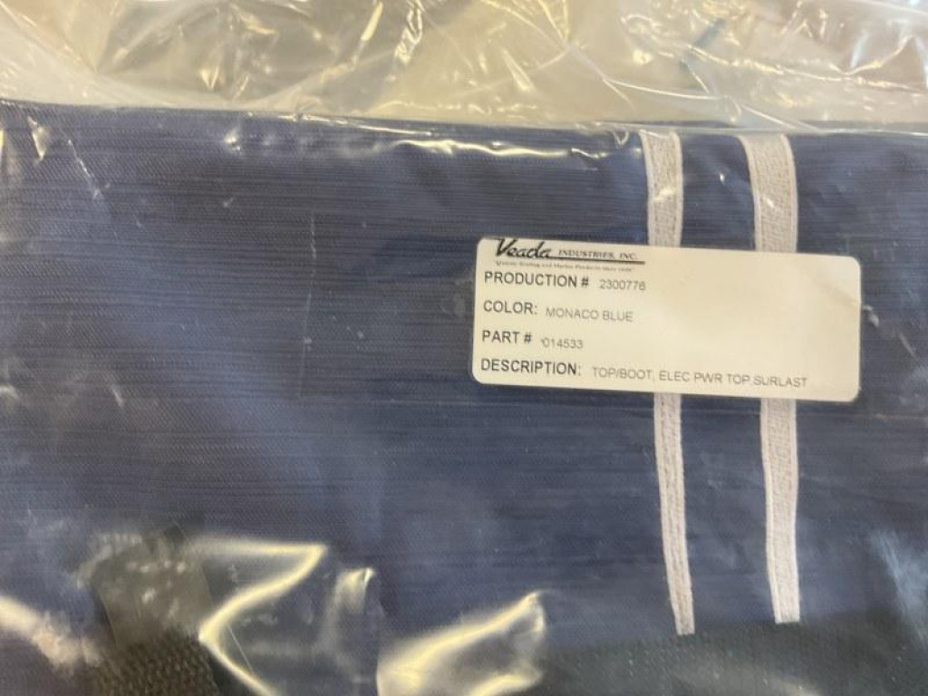 Bennington 24 LSR Tri