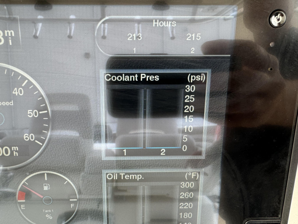 Boston Whaler 320 Outrage Cuddy