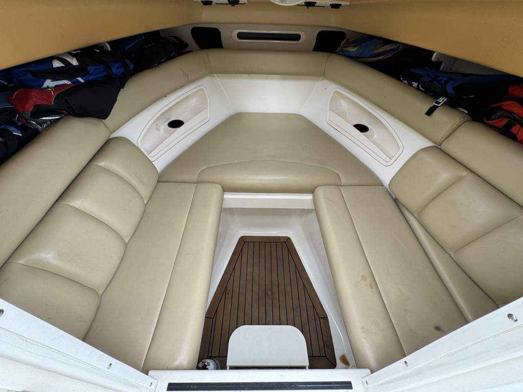 Boston Whaler 320 Outrage Cuddy