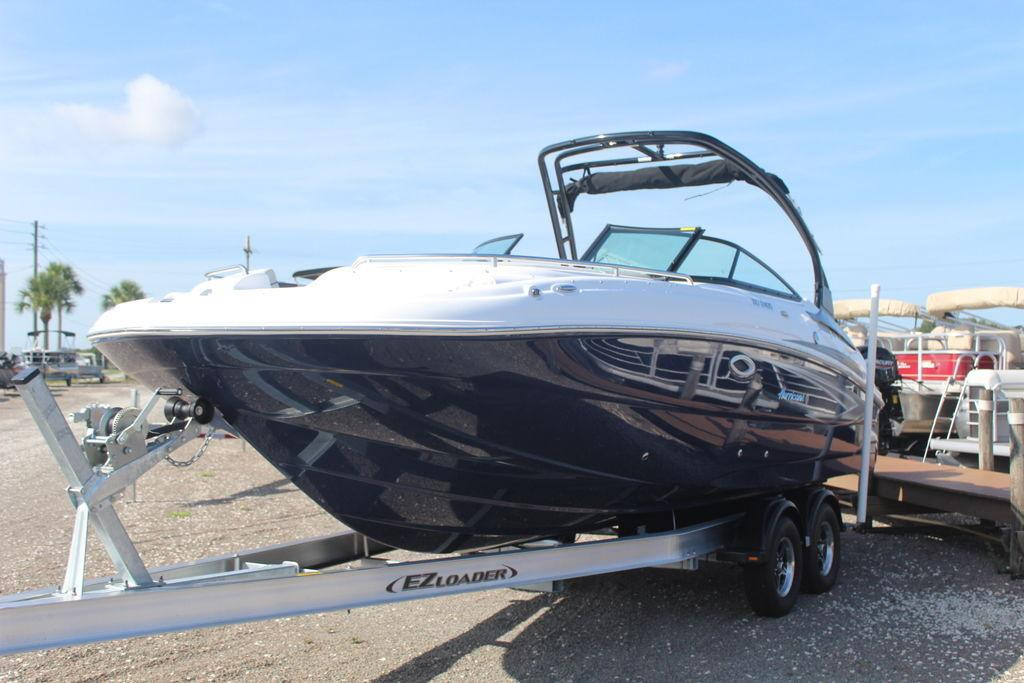 Hurricane SunDeck 2400 OB