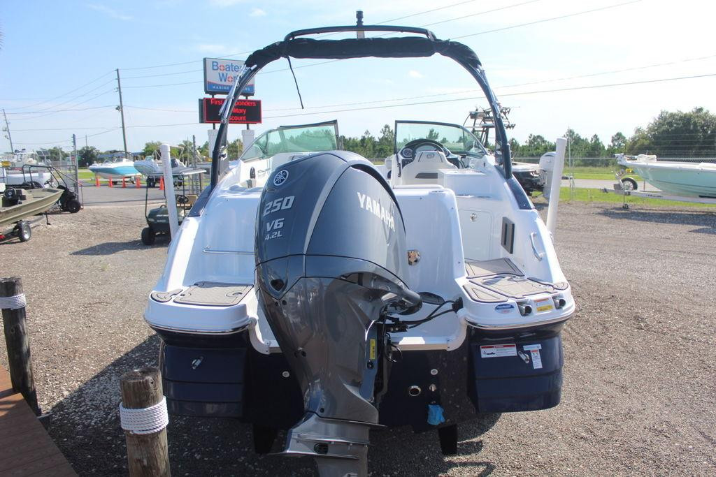 Hurricane SunDeck 2400 OB