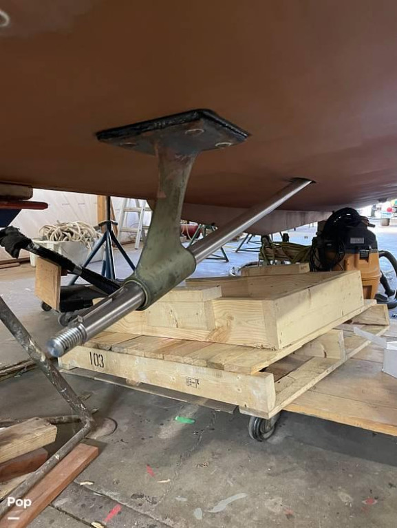 Chris-Craft Cavalier 33