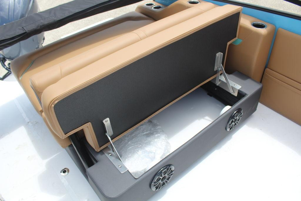 Hurricane FunDeck 2360 REF OB