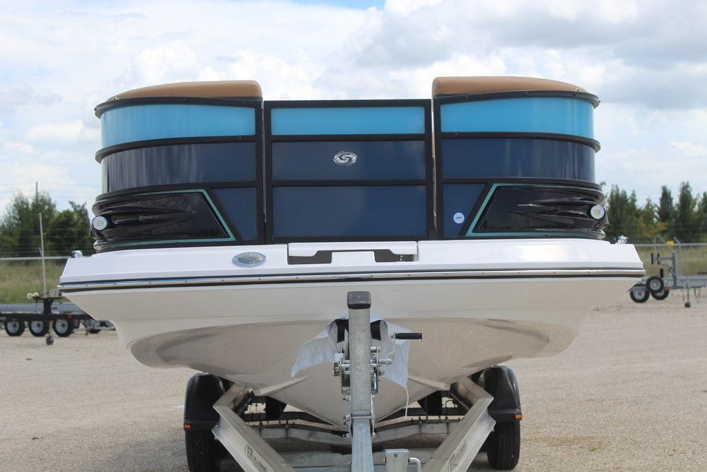 Hurricane FunDeck 2360 REF OB