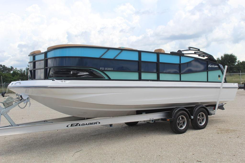 Hurricane FunDeck 2360 REF OB