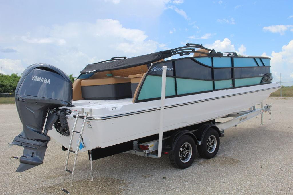 Hurricane FunDeck 2360 REF OB