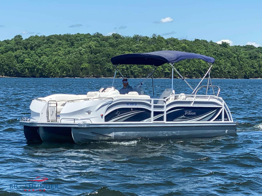 JC Tritoon SportToon 26TT