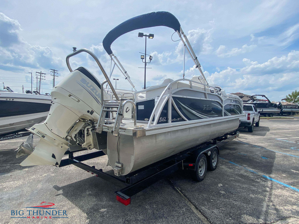 JC Tritoon SportToon 26TT