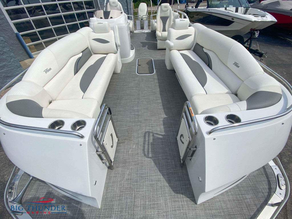 JC Tritoon SportToon 26TT