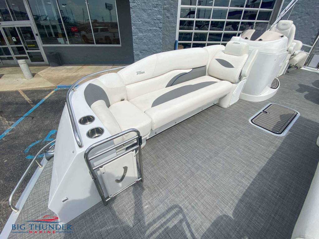 JC Tritoon SportToon 26TT