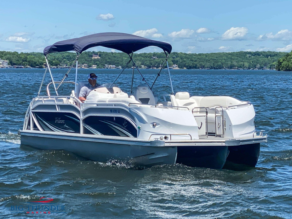 JC Tritoon SportToon 26TT