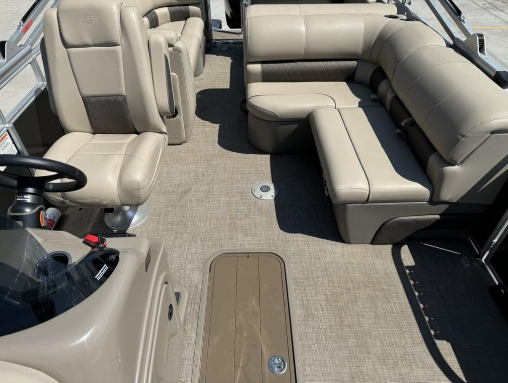 Sun Tracker PARTY BARGE 22 DLX