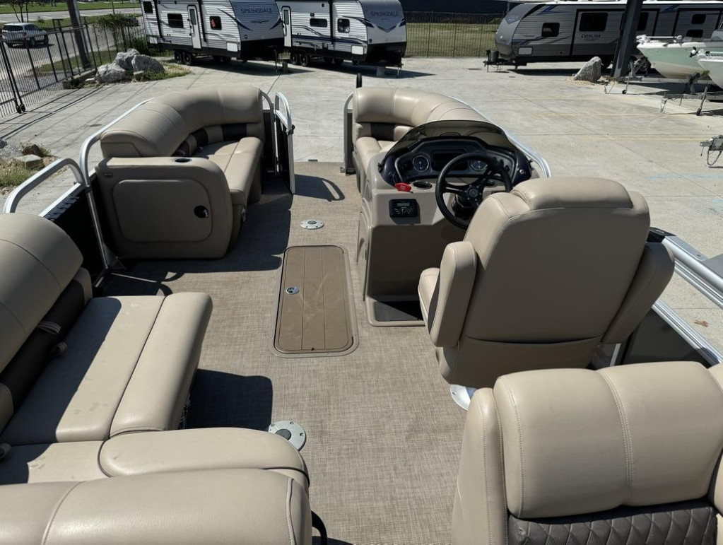 Sun Tracker PARTY BARGE 22 DLX