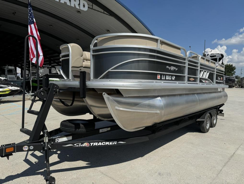 Sun Tracker PARTY BARGE 22 DLX