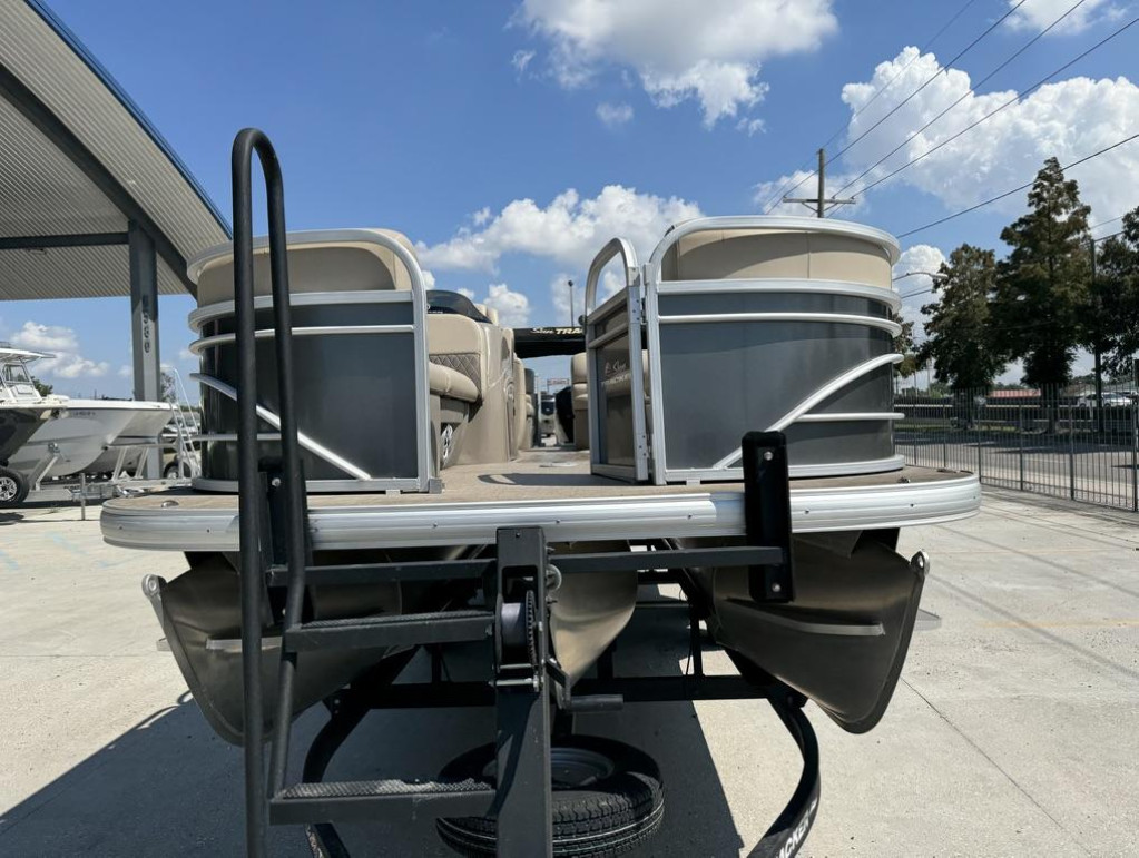 Sun Tracker PARTY BARGE 22 DLX