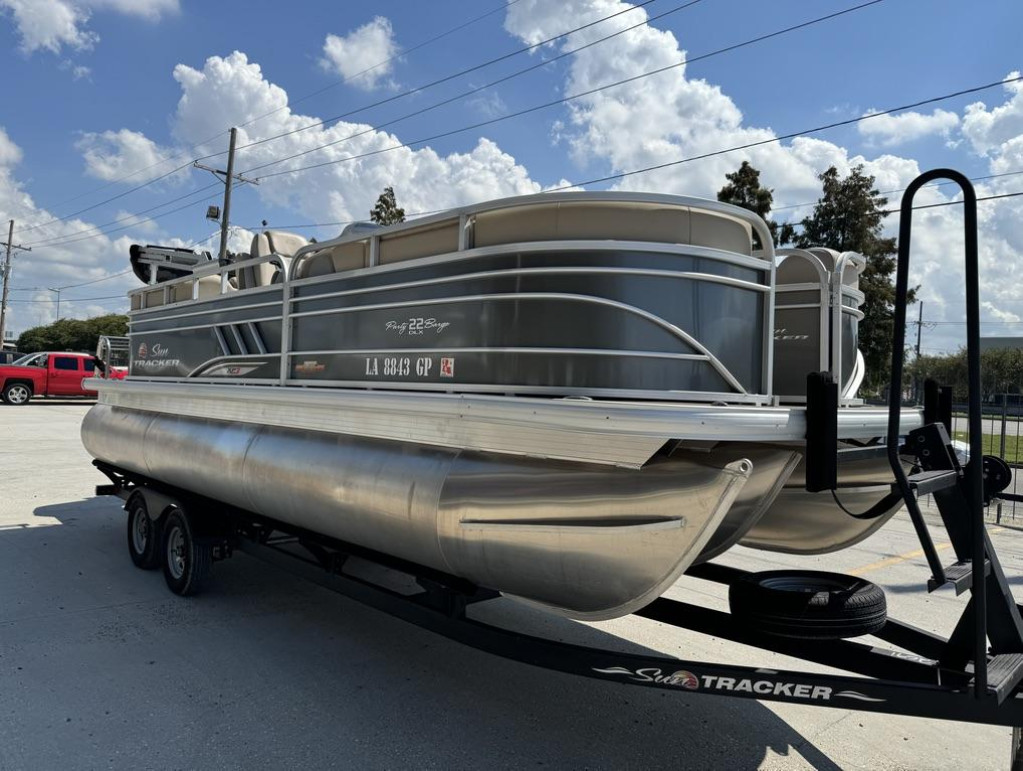 Sun Tracker PARTY BARGE 22 DLX