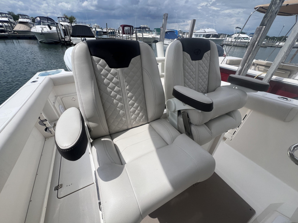 Sailfish 290 Center Console