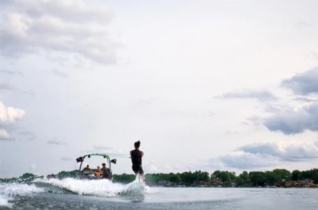 Bennington 23 LXSR Tri