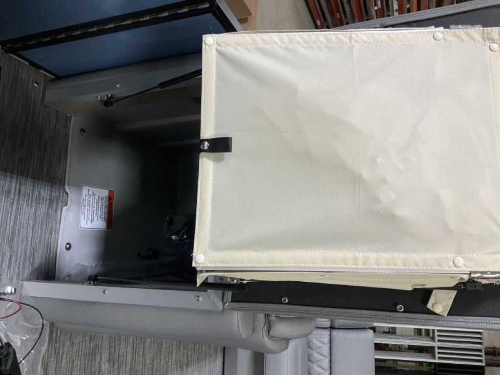 Bennington 23 LXSR Tri