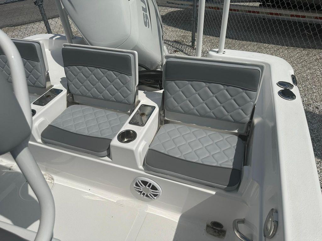 Nautic Star 231 Hybrid