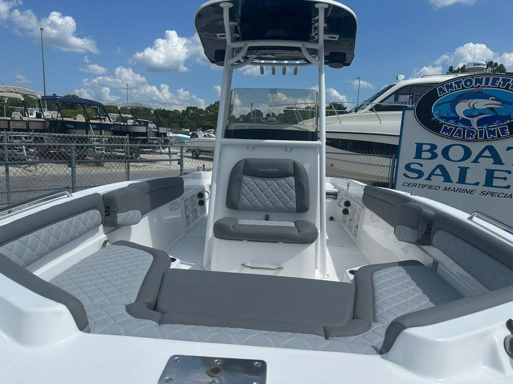 Nautic Star 231 Hybrid