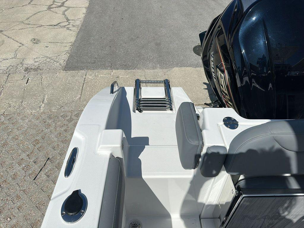 Nautic Star 222 OS OFFSHORE