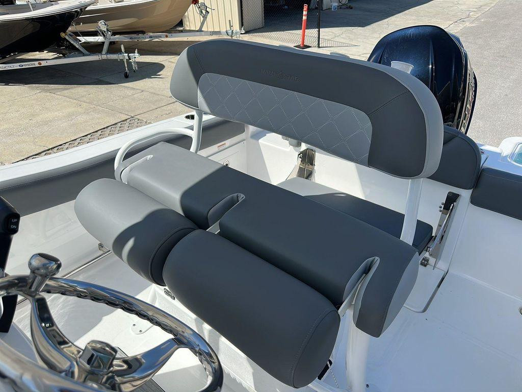 Nautic Star 222 OS OFFSHORE