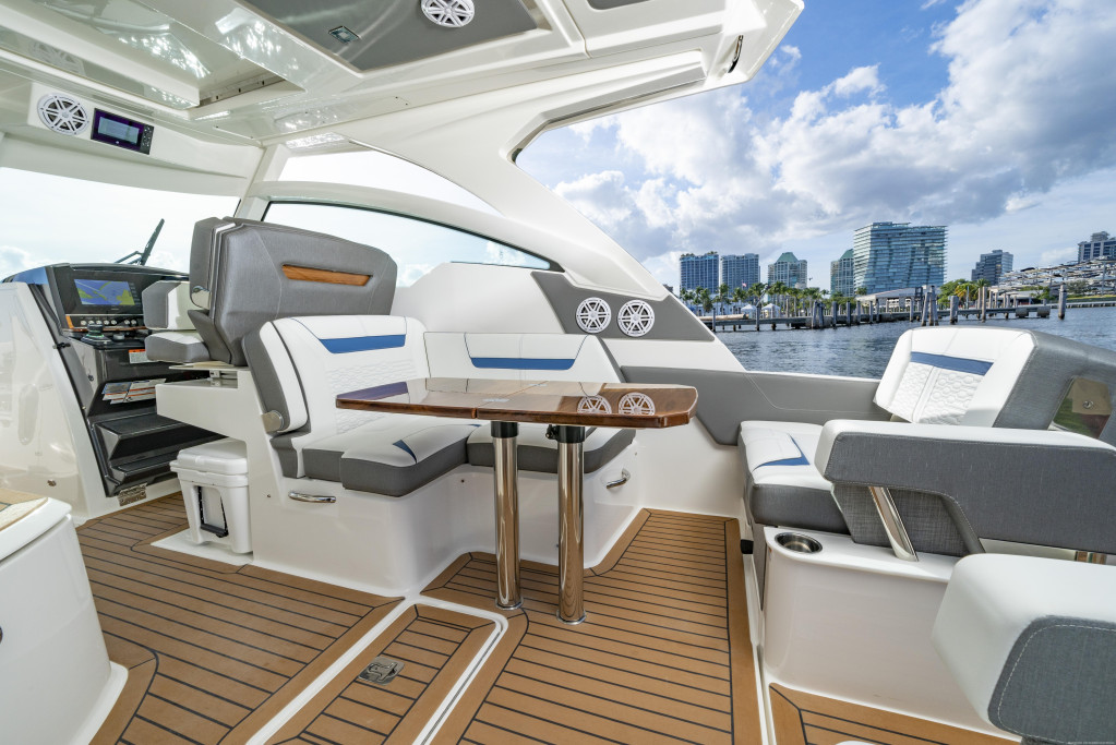 Tiara 34 Luxury Crossover