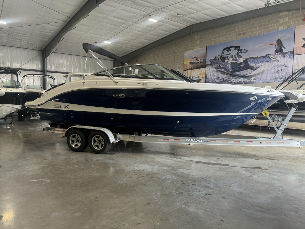 Sea Ray SLX 260