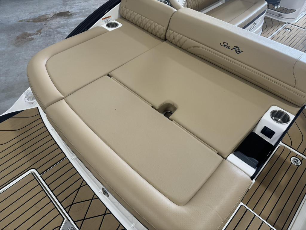 Sea Ray SLX 260