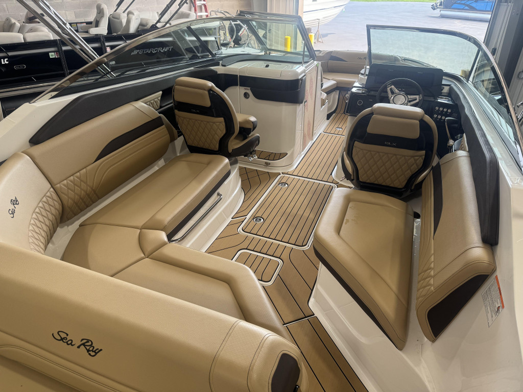 Sea Ray SLX 260
