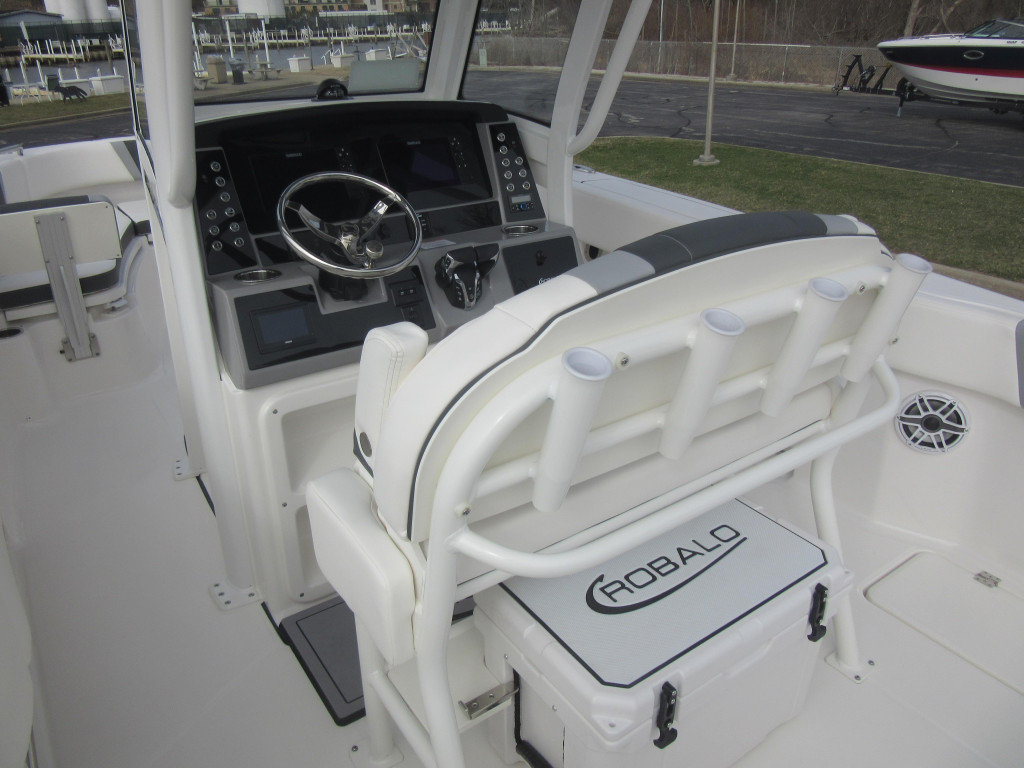 Robalo R250 Center Console
