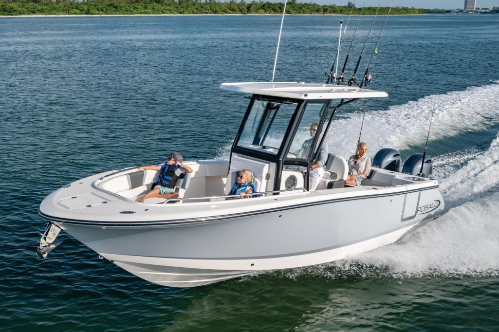 Robalo R250 Center Console