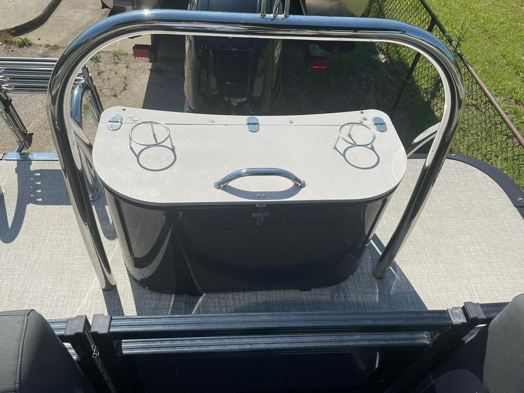 Tahoe LTZ 2485 QL Tritoon